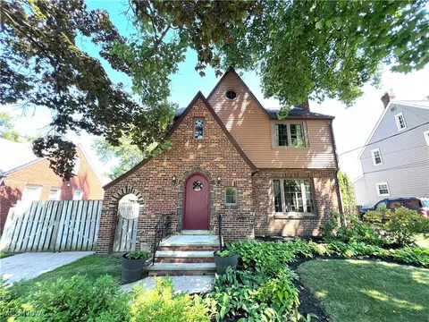2709 Lakeview Ave, Rocky River, OH 44116