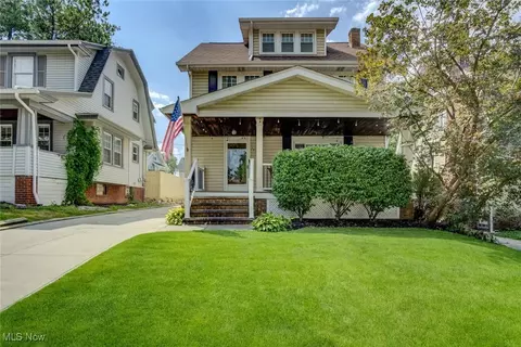 1650 Parkwood Rd, Lakewood, OH 44107