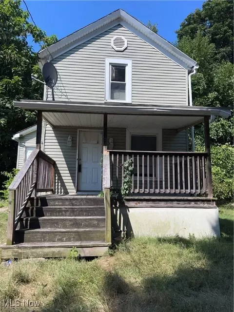 970 Nathan St, Akron, OH 44307