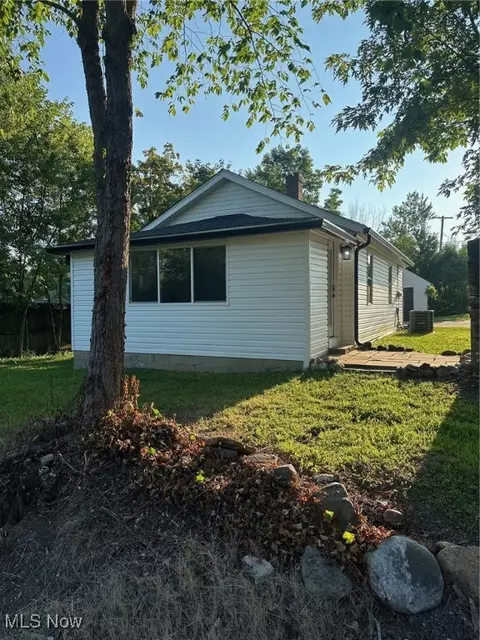 14898 Longview Dr, Newbury, OH 44065