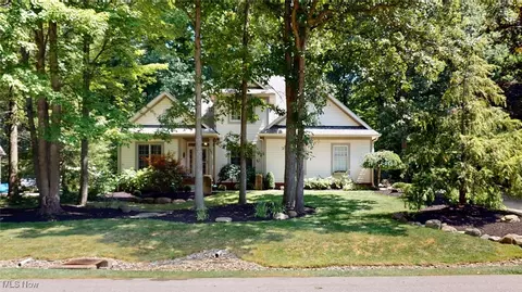 987 Silverberry Ln, Hudson, OH 44236