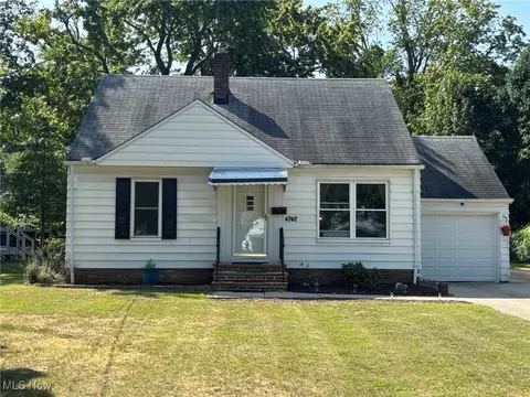 4742 Anderson Rd, Cleveland, OH 44124