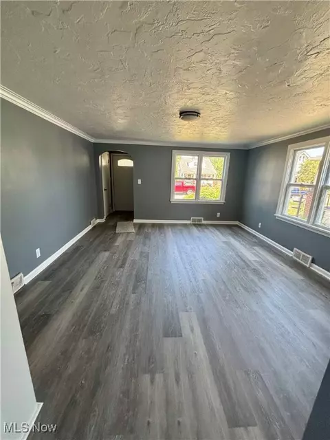 Living - 426 11th St, Elyria, OH 44035 photo 2 of 3