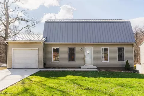 1582 Hilda Ave, Lakemore, OH 44250