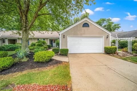 504 Greenside Dr, Painesville, OH 44077