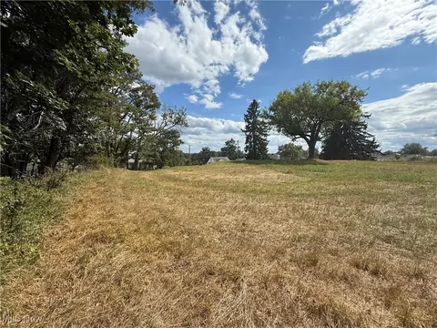 408 E High St, Flushing, OH 43977 photo 9