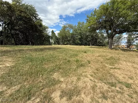408 E High St, Flushing, OH 43977 photo 4