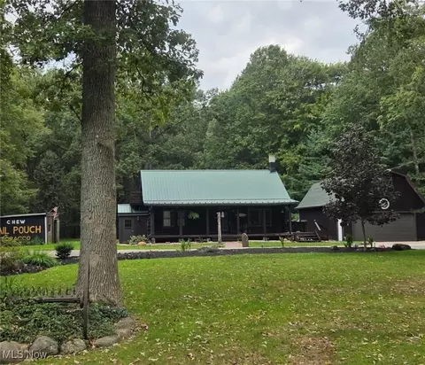 18650 Shaw Rd, Chagrin Falls, OH 44023