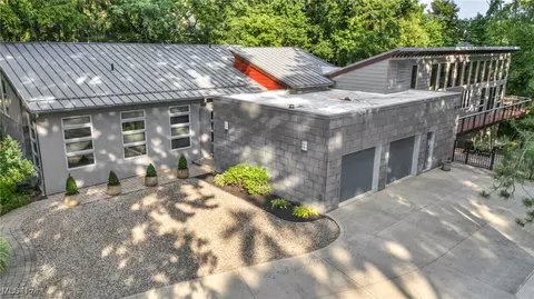 36620 Ridge Rd, Willoughby, OH 44094