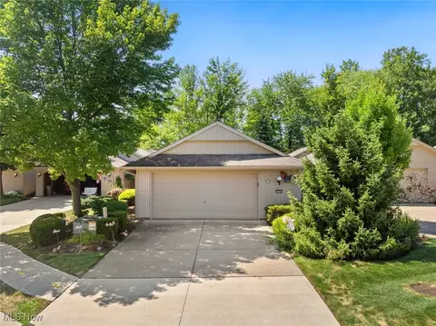 12694 Ionia Ct, Strongsville, OH 44149