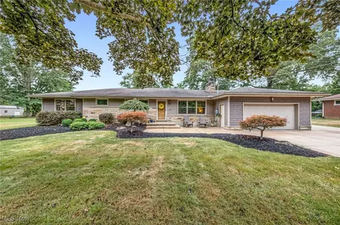 988 Beechwood Dr, Tallmadge, OH 44278