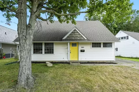 2361 Larchdale Dr, Cuyahoga Falls, OH 44221