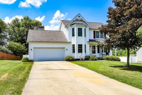 1006 Brittingham Dr, Ravenna, OH 44266