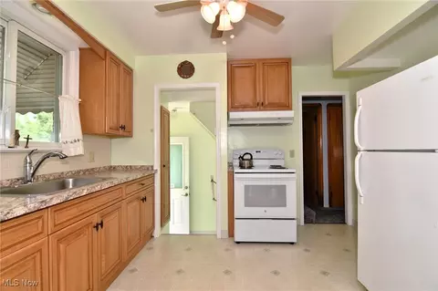 Kitchen - 12611 Orme Rd, Garfield Heights, OH 44125 photo 4 of 6