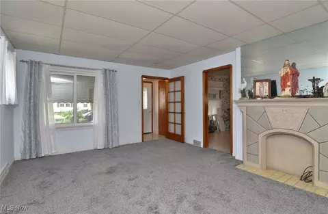 Living - 12611 Orme Rd, Garfield Heights, OH 44125 photo 3 of 4