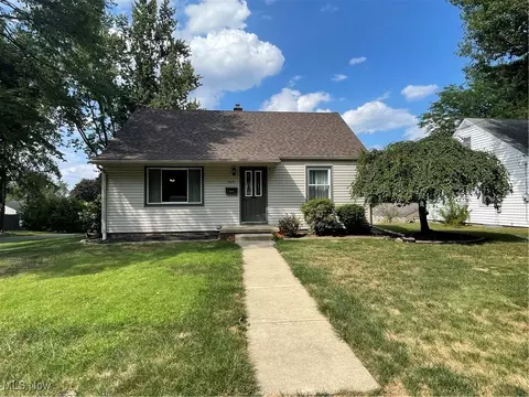 1429 40th St NW, Canton, OH 44709