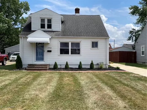 29524 Bruce Dr, Willowick, OH 44095