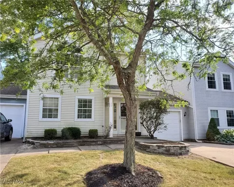 50 Woodbury Ln #78, Northfield Center, OH 44067