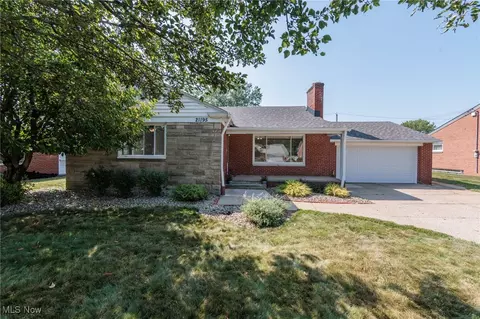 21195 Cromwell Ave, Fairview Park, OH 44126