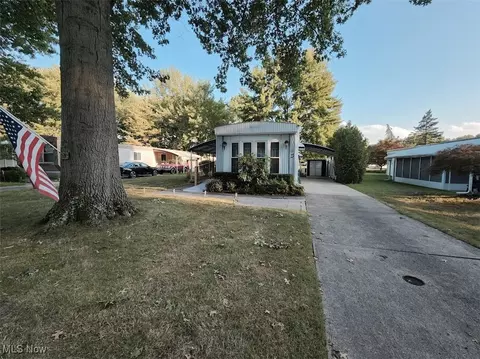 59 Parkway, Olmsted Twp, OH 44138