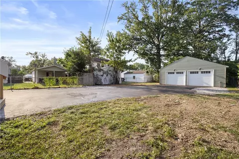 908 Clark St, Elyria, OH 44035 photo 30