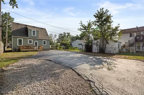 908 Clark St, Elyria, OH 44035 photo 32