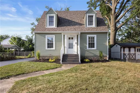 908 Clark St, Elyria, OH 44035