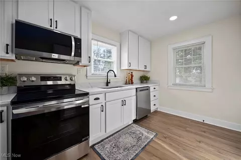 908 Clark St, Elyria, OH 44035 photo 11