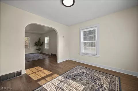 908 Clark St, Elyria, OH 44035 photo 5