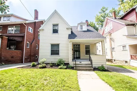 2220 Grandview Ave, Cleveland Heights, OH 44106