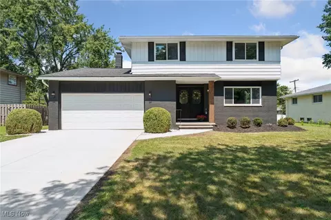 13764 Indian Creek Dr, Middleburg Heights, OH 44130