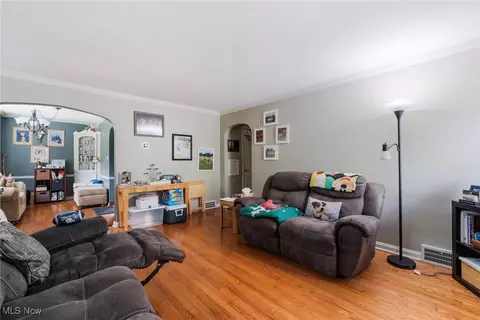 Living - 6510 Glendale Ave, Boardman, OH 44512 photo 1 of 2