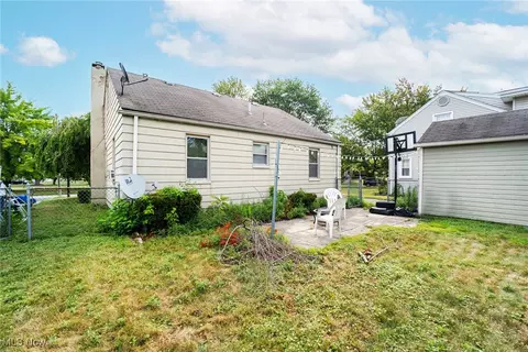 Exterior - 6510 Glendale Ave, Boardman, OH 44512 photo 4 of 9