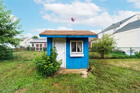 Exterior - 6510 Glendale Ave, Boardman, OH 44512 photo 7 of 9