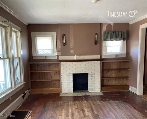 Living - 3015 2nd St NW, Canton, OH 44708 photo 1 of 1