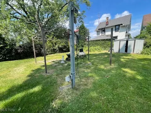 Exterior - 3015 2nd St NW, Canton, OH 44708 photo 5 of 5