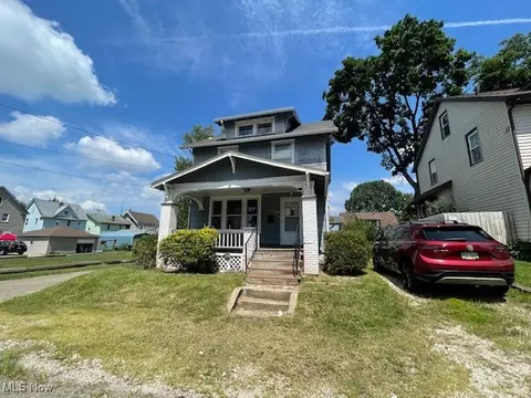 Exterior - 3015 2nd St NW, Canton, OH 44708 photo 3 of 5