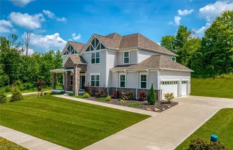 792 Nancy Dr, Aurora, OH 44202