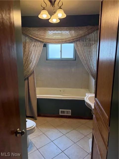 Bath - 2445 Gilbert St, Akron, OH 44314 photo 1 of 3