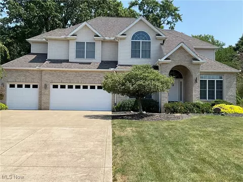 477 Wordsworth Ct, Richmond Heights, OH 44143