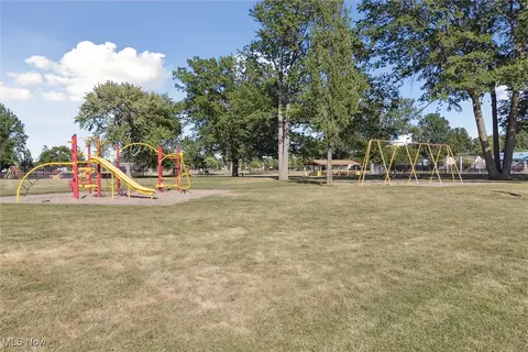 29816 Robert St, Wickliffe, OH 44092 photo 37