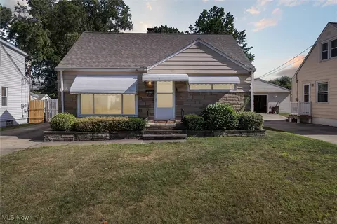 29816 Robert St, Wickliffe, OH 44092