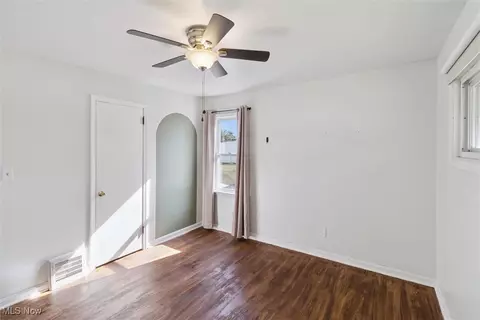 29816 Robert St, Wickliffe, OH 44092 photo 18
