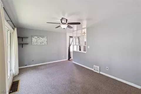 29816 Robert St, Wickliffe, OH 44092 photo 6