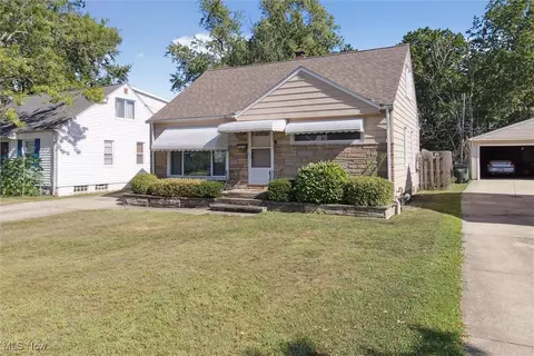 29816 Robert St, Wickliffe, OH 44092 photo 4