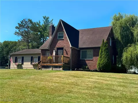 95 Clingan Rd, Struthers, OH 44471 photo 3