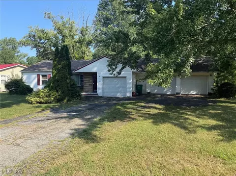 815 S Nearing Cir, Geneva, OH 44041