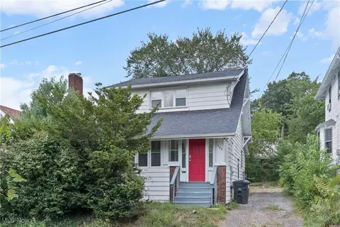 949 Harrison Ave, Akron, OH 44314