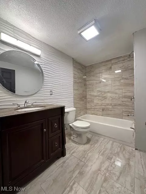 Bath - 216 E 33rd St, Lorain, OH 44055 photo 1 of 2