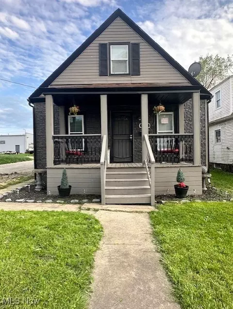 216 E 33rd St, Lorain, OH 44055